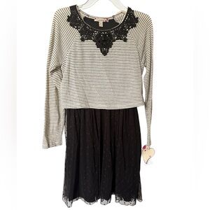 Speechless Black beautiful dress with black and white stripes